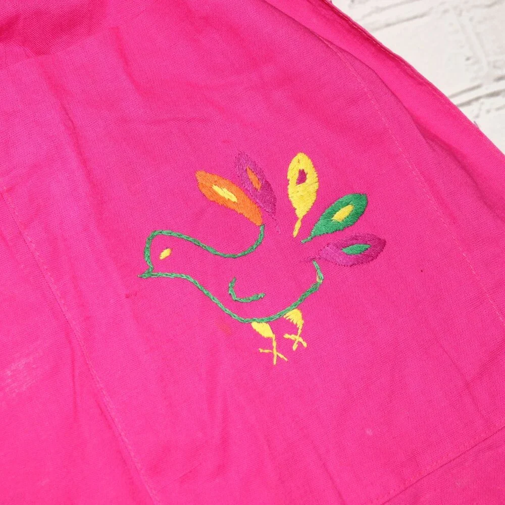 🐦 Vintage Embroidered Apron · 19